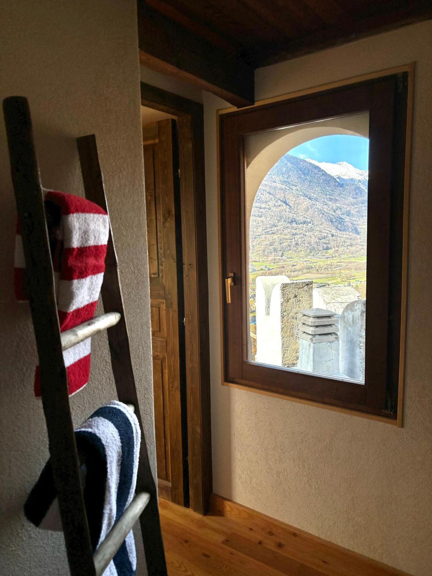 Foppoli Castle, Private 11Th Century Fortress With Panoramic View, Sauna And Hot Tub Overlooking The Valtellina Mazzo di Valtellina Esterno foto
