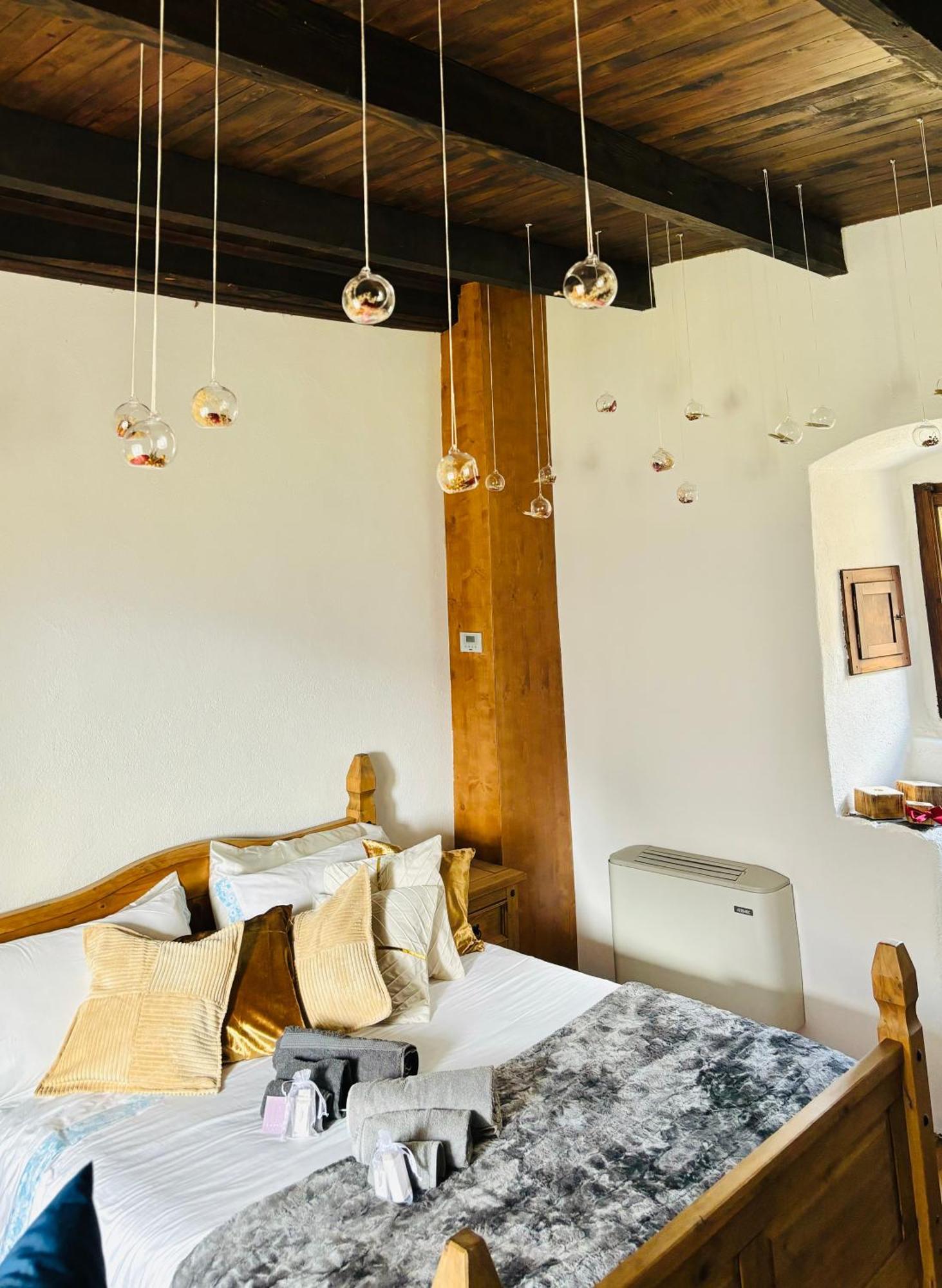 Foppoli Castle, Private 11Th Century Fortress With Panoramic View, Sauna And Hot Tub Overlooking The Valtellina Mazzo di Valtellina Esterno foto